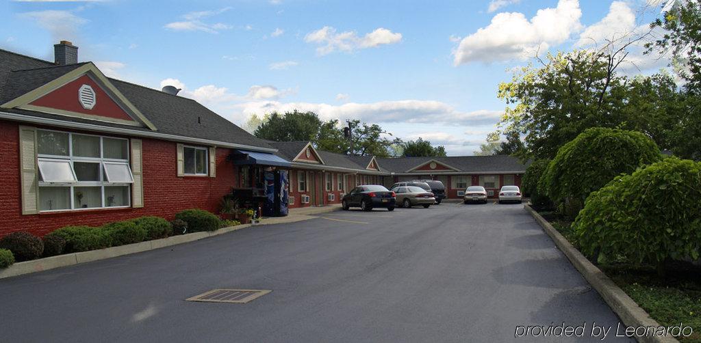 Boulevard Inn Amherst Exterior photo